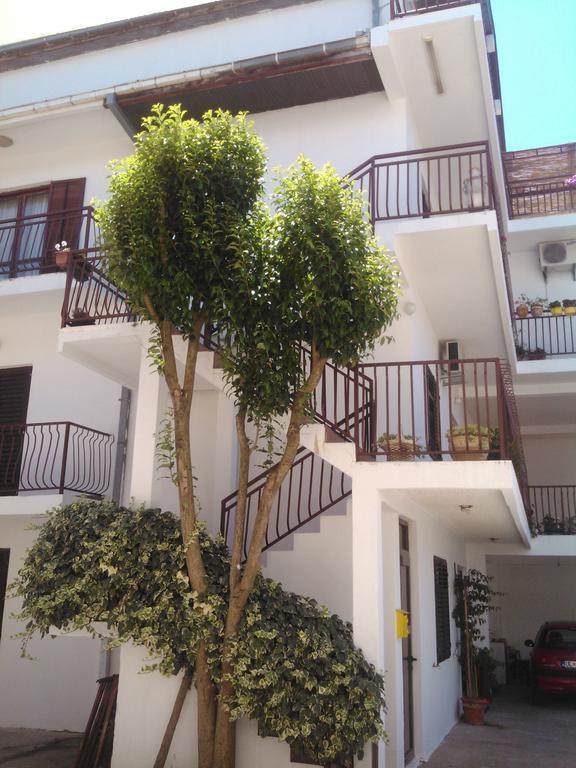 Apartmani Dado Ulcinj Buitenkant foto