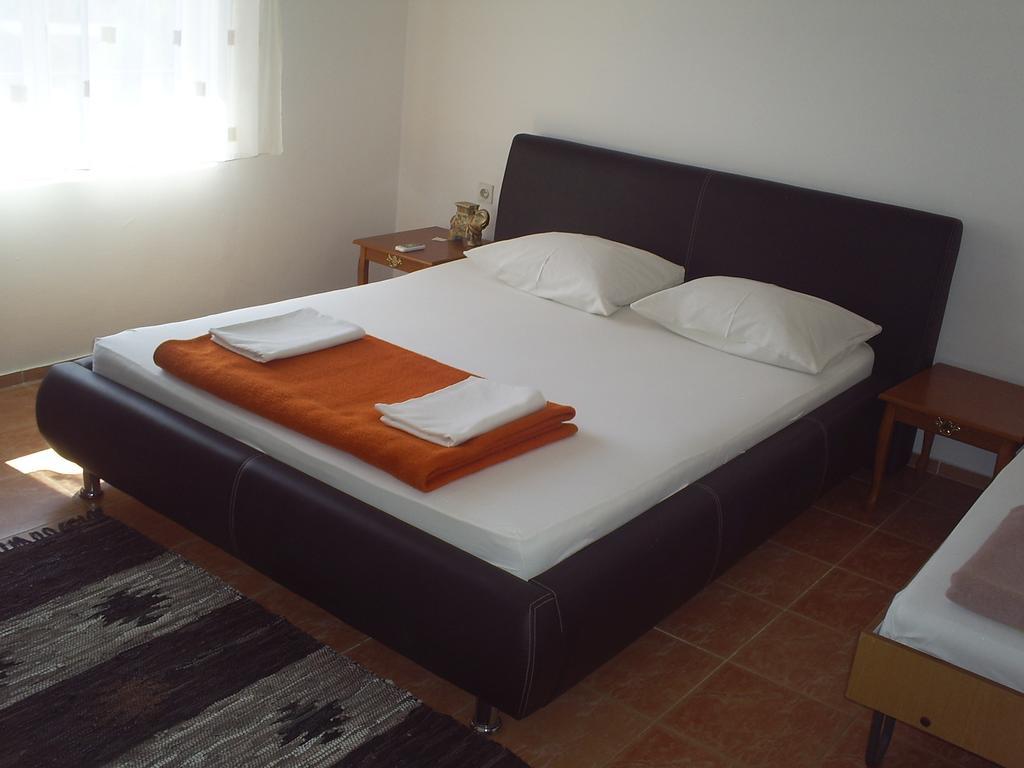 Apartmani Dado Ulcinj Buitenkant foto
