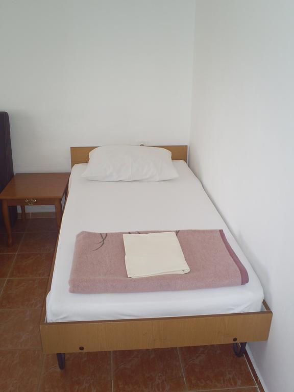 Apartmani Dado Ulcinj Buitenkant foto