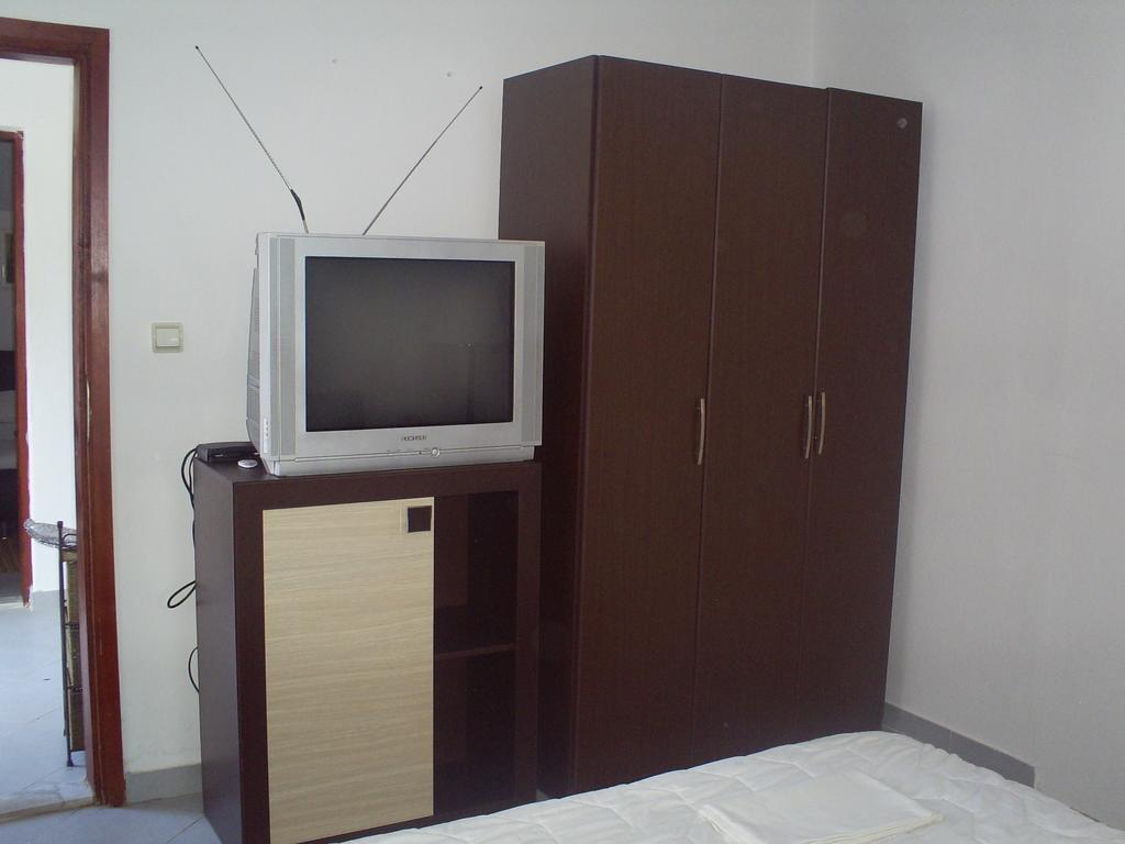 Apartmani Dado Ulcinj Buitenkant foto
