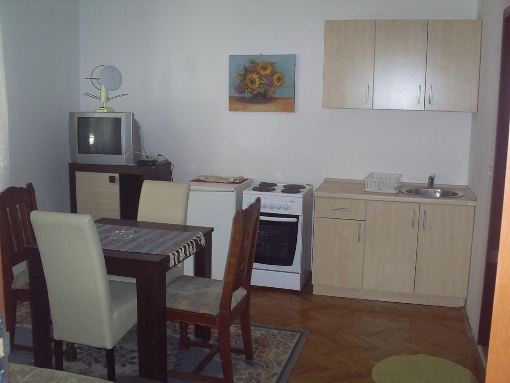 Apartmani Dado Ulcinj Buitenkant foto