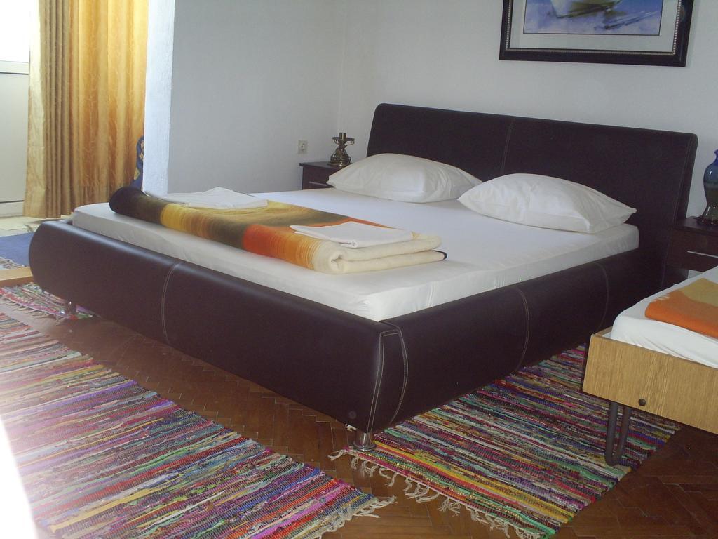 Apartmani Dado Ulcinj Buitenkant foto